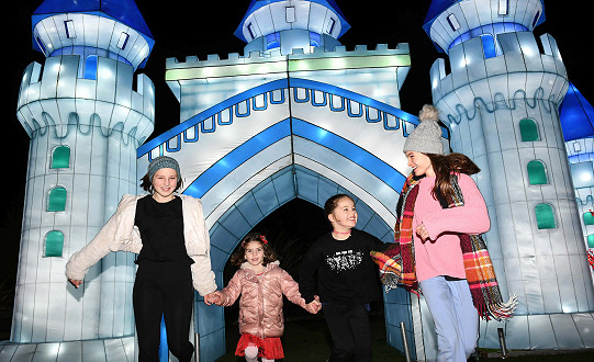 Award-winning Yorkshire Wildlife Park unveils Christmas spectacular with breath-taking light and lantern festival