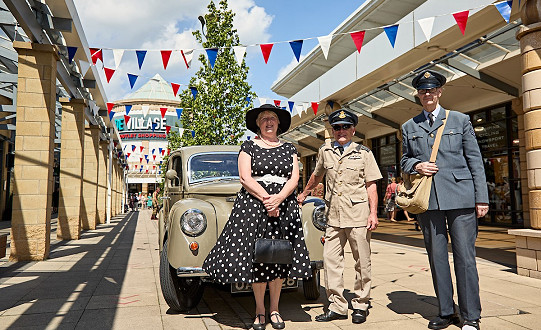 Step back in time as shoppers prepare to celebrate Queen’s Jubilee with 40s and 50s event