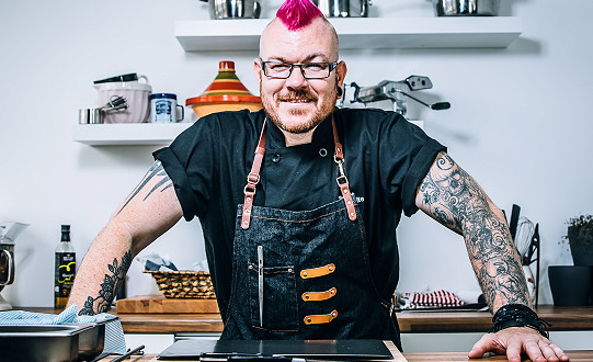 Celebrity Deaf Chef is named as BSL Ambassador for Doncaster Deaf Trust