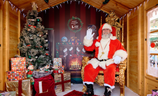 Free Santa’s Grotto back at Lakeside Village from this weekend